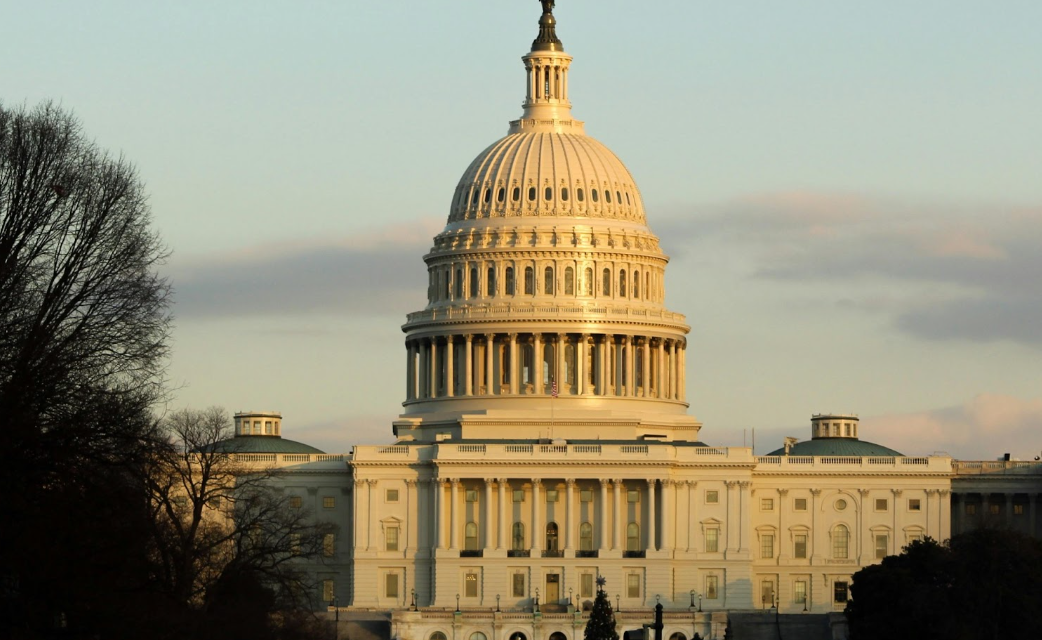 Competing Obamacare Bills Stall in Congress as Taxpayer-Backed Subsidies Near Expiration